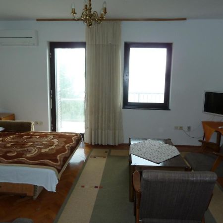 Apartment Nada 1 Ядраново Екстер'єр фото